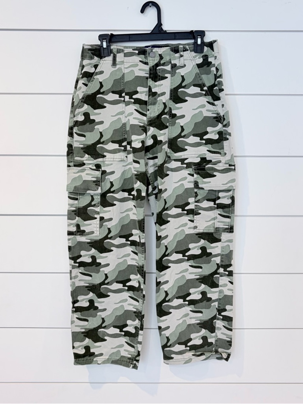 Hollister Camo Cargo Pants L Y2K Streetwear Utility High Rise